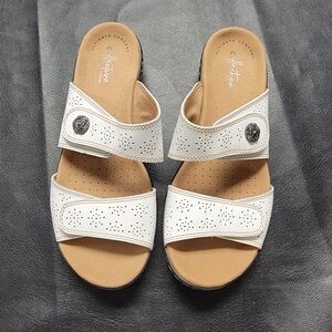 Clarks Womens Leisa Lacole Leather Padded Insole Flat Sandals